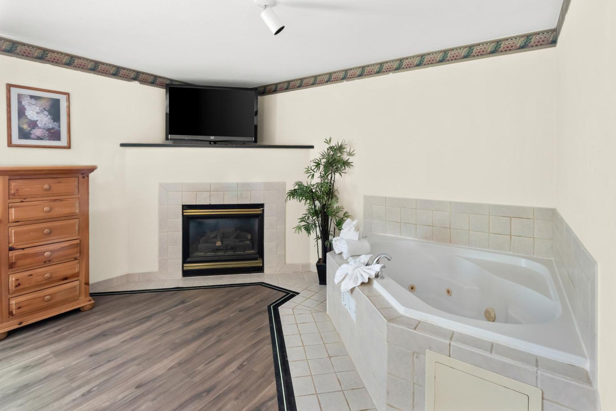 Guesthouse Inn & Suites Kelso/Longview Bagian luar foto