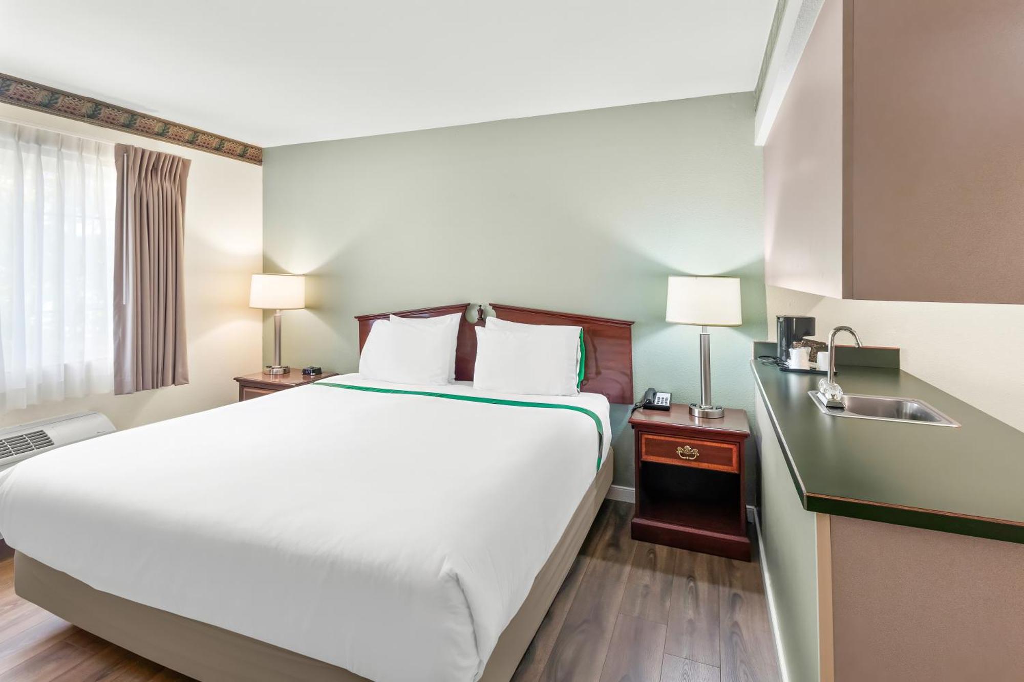 Guesthouse Inn & Suites Kelso/Longview Bagian luar foto