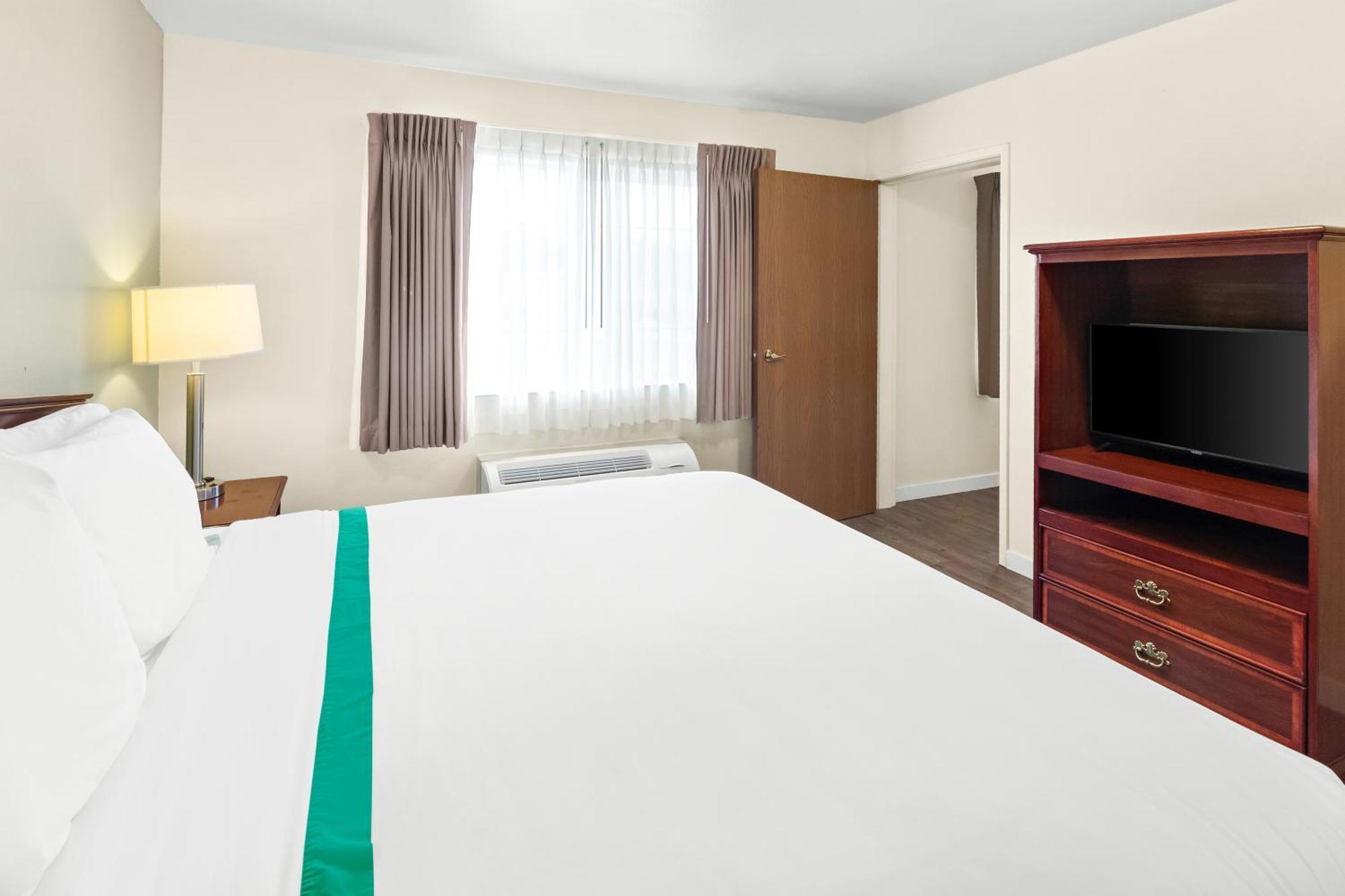 Guesthouse Inn & Suites Kelso/Longview Bagian luar foto