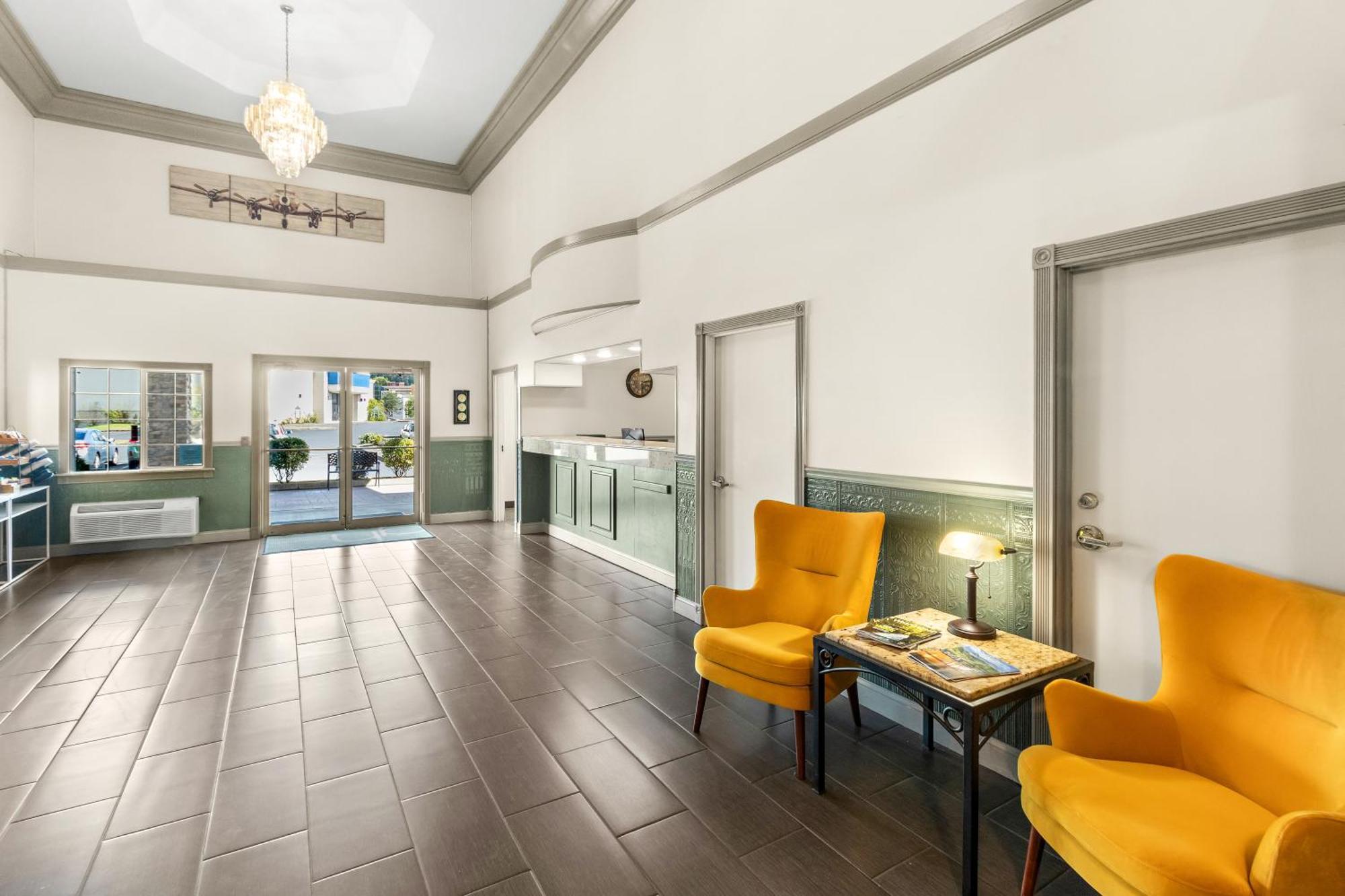 Guesthouse Inn & Suites Kelso/Longview Bagian luar foto