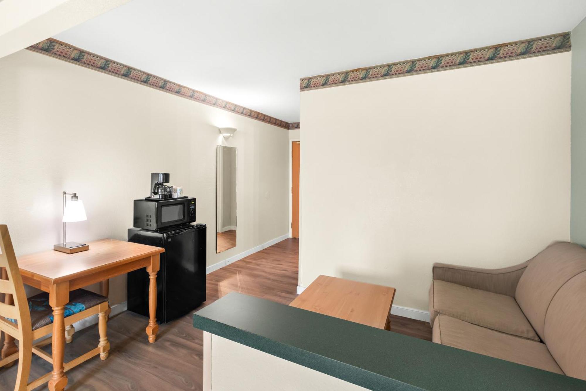 Guesthouse Inn & Suites Kelso/Longview Bagian luar foto