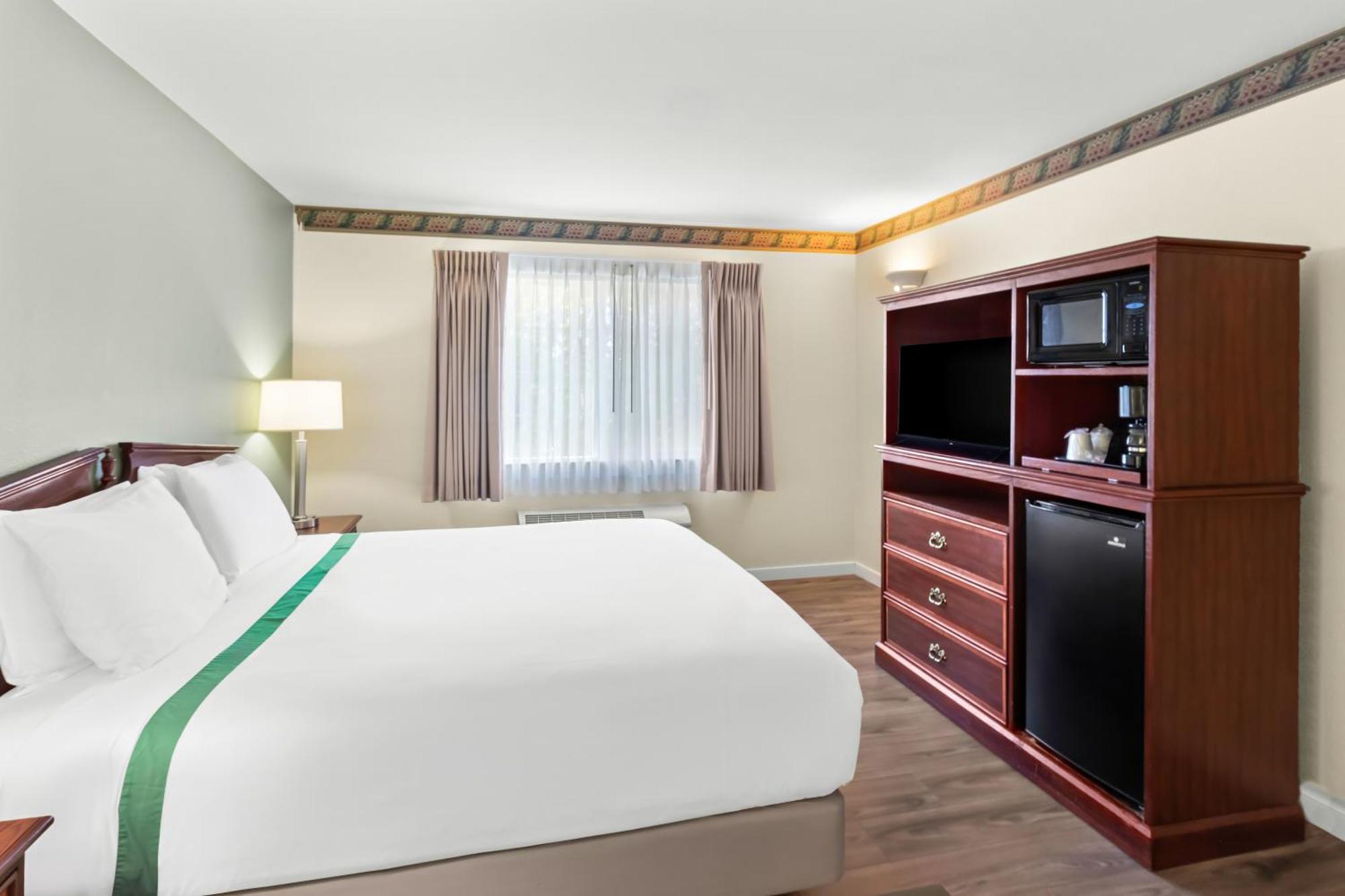 Guesthouse Inn & Suites Kelso/Longview Bagian luar foto