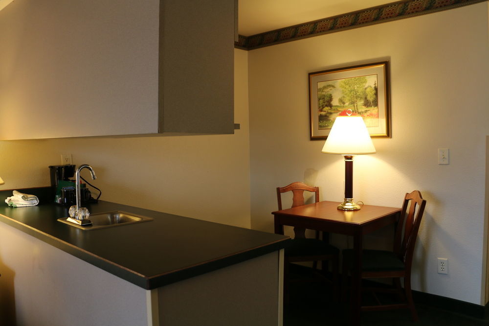 Guesthouse Inn & Suites Kelso/Longview Bagian luar foto